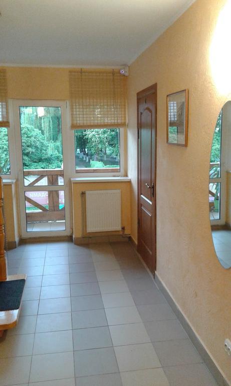 Hostel On Flotska Ivano-Frankivsk Exterior foto