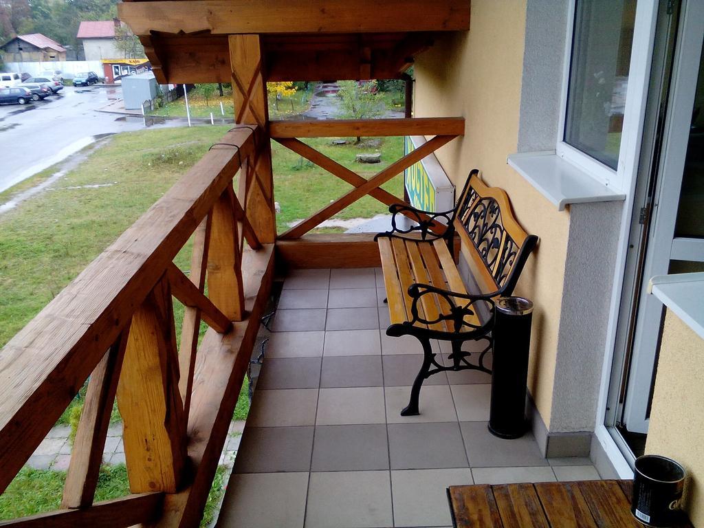 Hostel On Flotska Ivano-Frankivsk Exterior foto